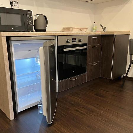 Apartment Charkovska Karlovy Vary Bagian luar foto