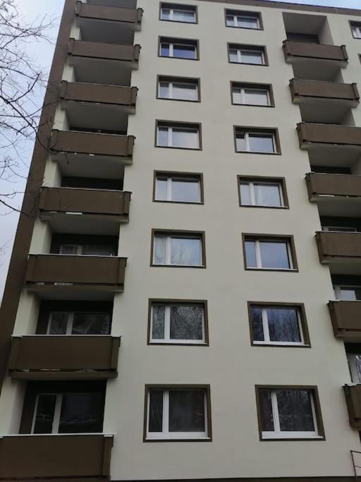 Apartment Charkovska Karlovy Vary Bagian luar foto