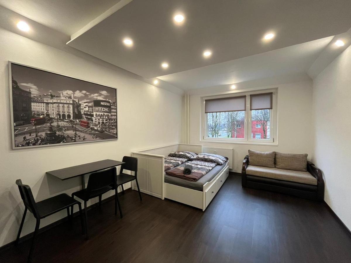 Apartment Charkovska Karlovy Vary Bagian luar foto